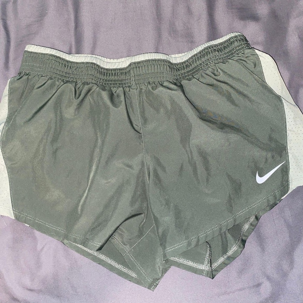 Nike shorts mossy green